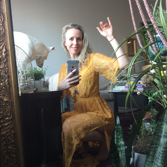 Gorg yellow lace caftan dress w/ attached shorts! - Picture 4 of 8